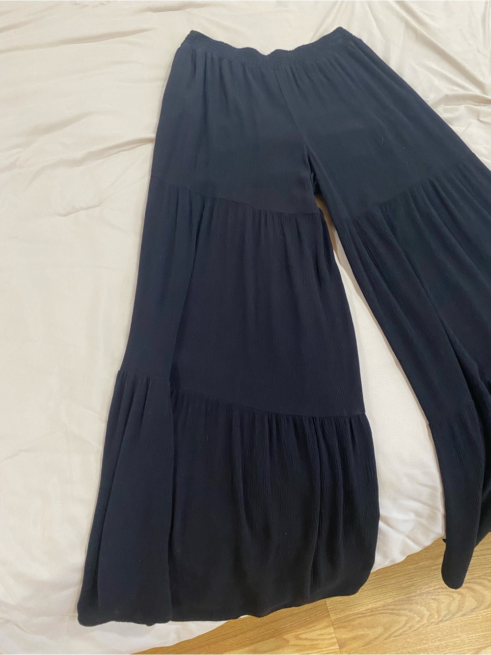 Wide leg Beachy pants size small EUC no flaws